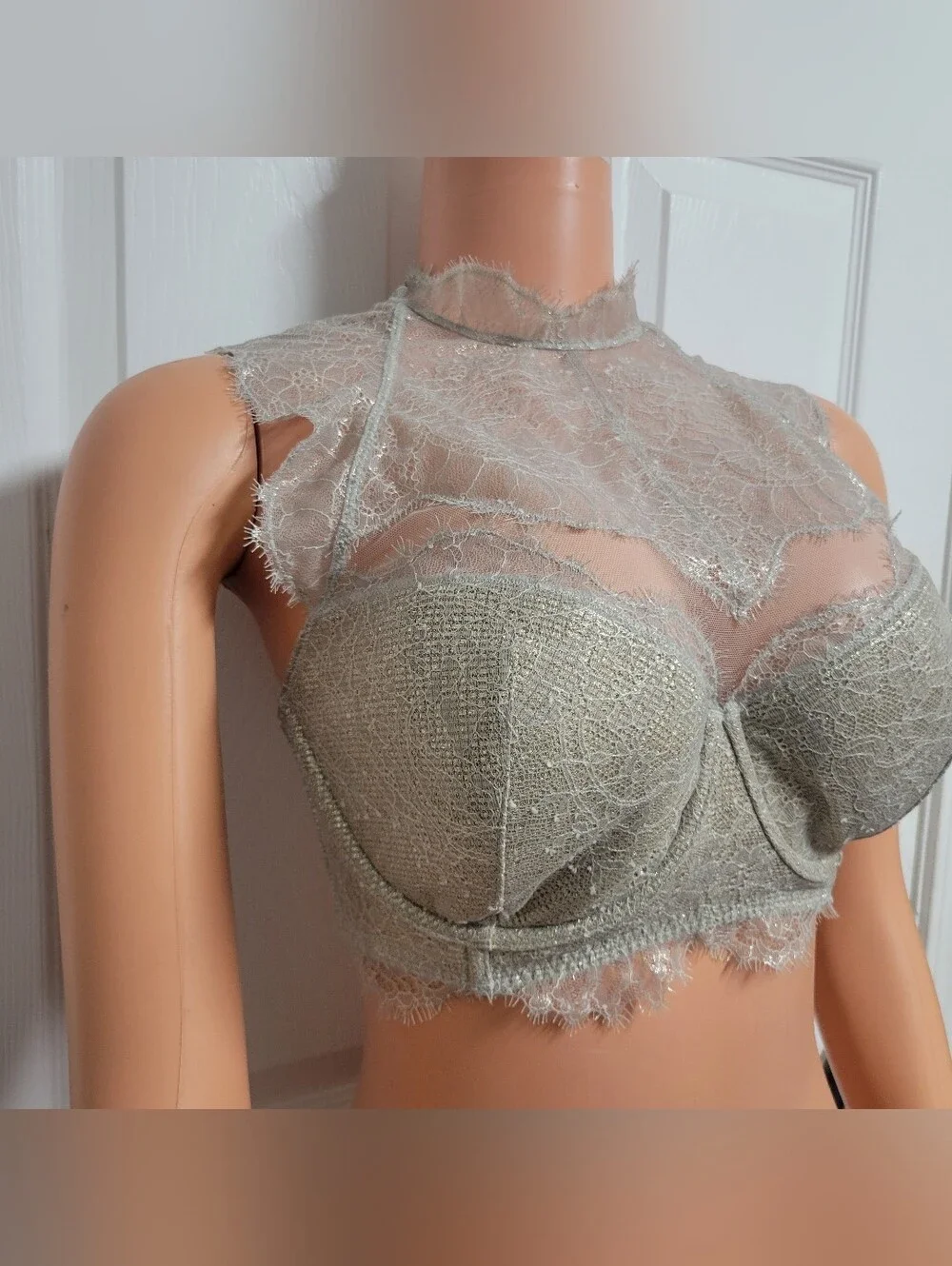 Victoria's Secret Dream Angels Gold High Neck Bralette Size 34DDD/G75